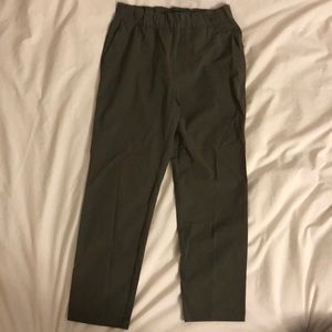 Vuori Miles Ankle Pant (Never worn; Color: Olive; 79% Polyamide/21% Elastane)
